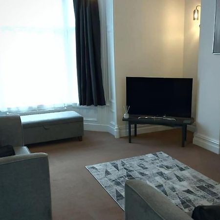 2 Bedroom City Centre Duplex Apt プレストン エクステリア 写真