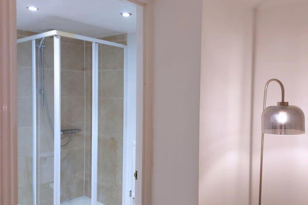 2 Bedroom City Centre Duplex Apt プレストン エクステリア 写真