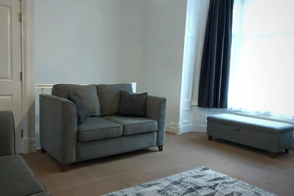 2 Bedroom City Centre Duplex Apt プレストン エクステリア 写真