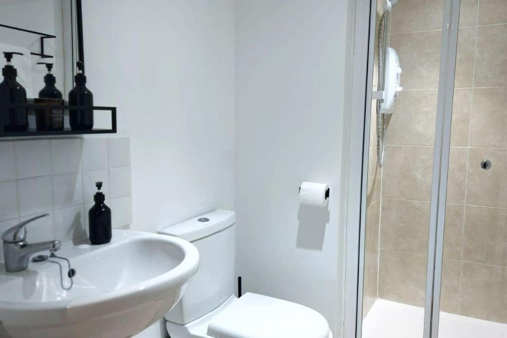 2 Bedroom City Centre Duplex Apt プレストン エクステリア 写真