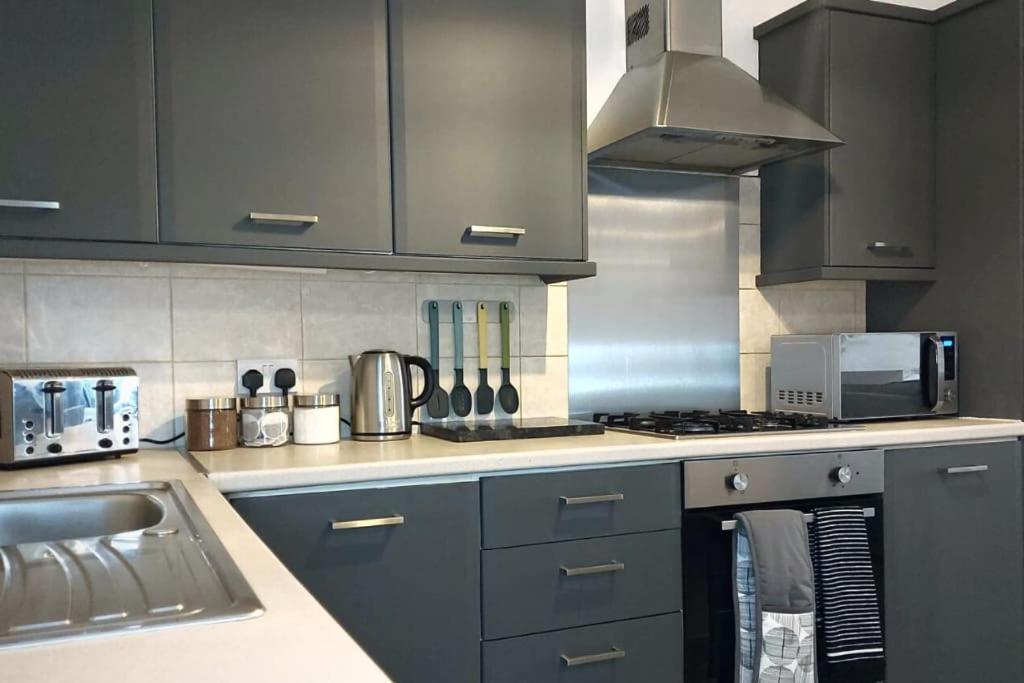 2 Bedroom City Centre Duplex Apt プレストン エクステリア 写真