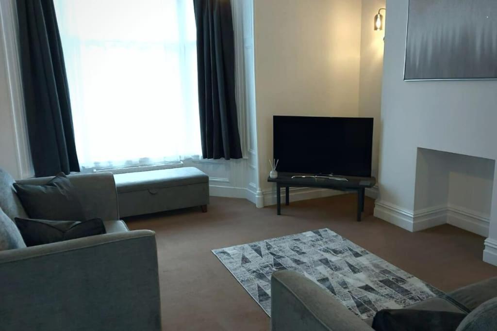 2 Bedroom City Centre Duplex Apt プレストン エクステリア 写真