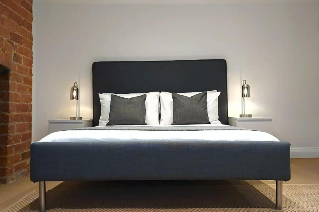 2 Bedroom City Centre Duplex Apt プレストン エクステリア 写真